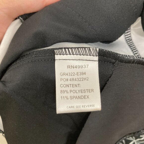 Tail size 18 Black White Geometric Performance Active Stretch Bermuda Shorts - Picture 4 of 10